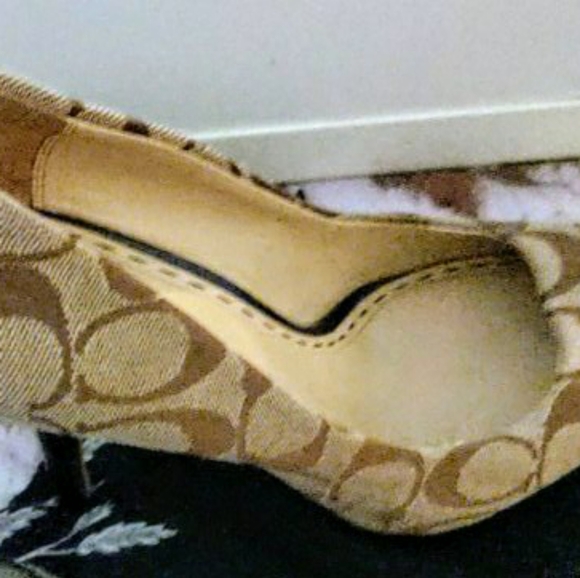 Signature C Monogram Khaki High Heels. 8.5 - Picture 9 of 9
